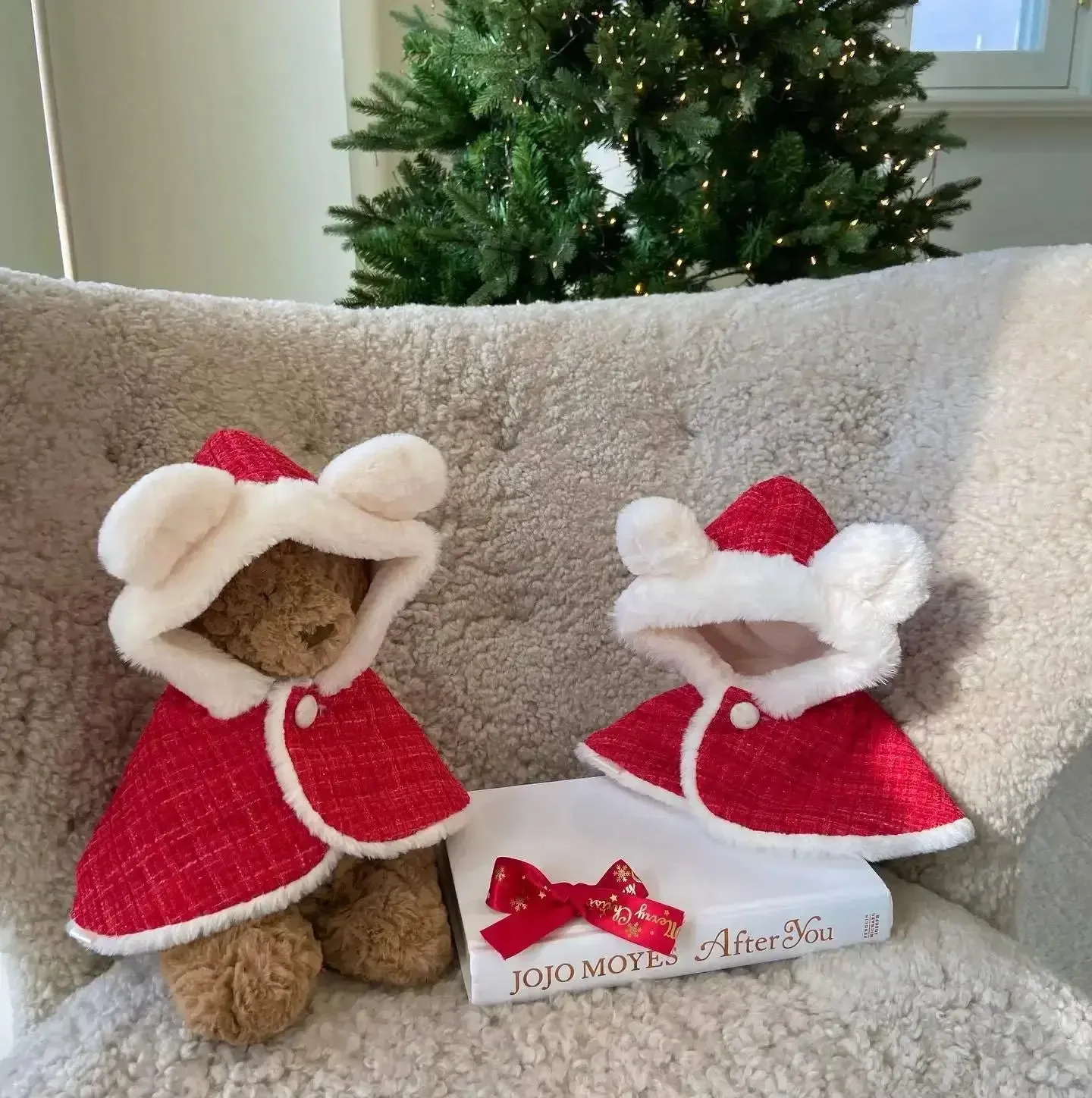 Charming Christmas Pet Cloak with Ears - Cozy & Stylish